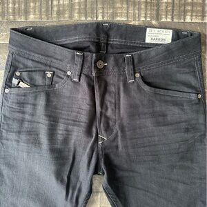 Men’s Diesel Darron Regular Slim-Tapered Jeans